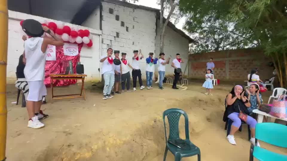 Community presentation with an audience during a Foundation activity